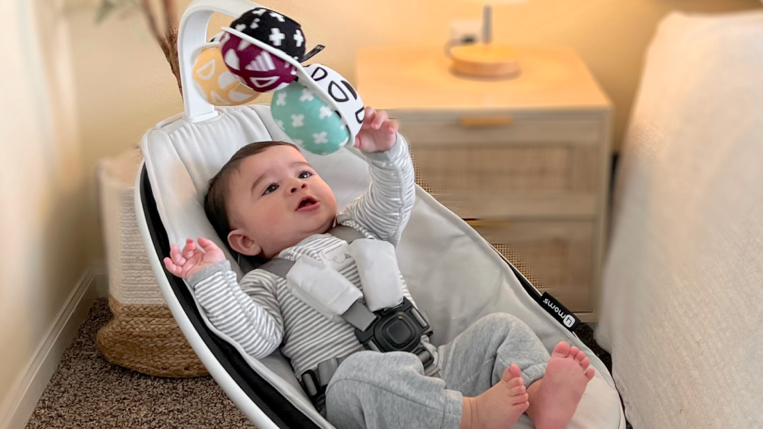 新規購入 su バウンサー 電動 マルチ mamaRoo 4moms ママルー4.0